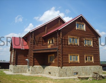 Деревянный дом и баня в деревне Тарасово