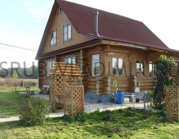 Бревенчатый дом с крыльцом и мансардой, город Гусь Железный, Рязанская область